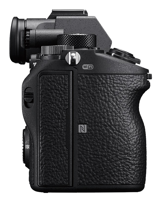 Sony α 7R III Fotocamera Mirrorless Full-Frame 42,4 MP Exmor R CMOS con Autofocus Veloce, Scatto Continuo 10 fps e Video 4K 30p - Nero (ILCE-7RM3A)