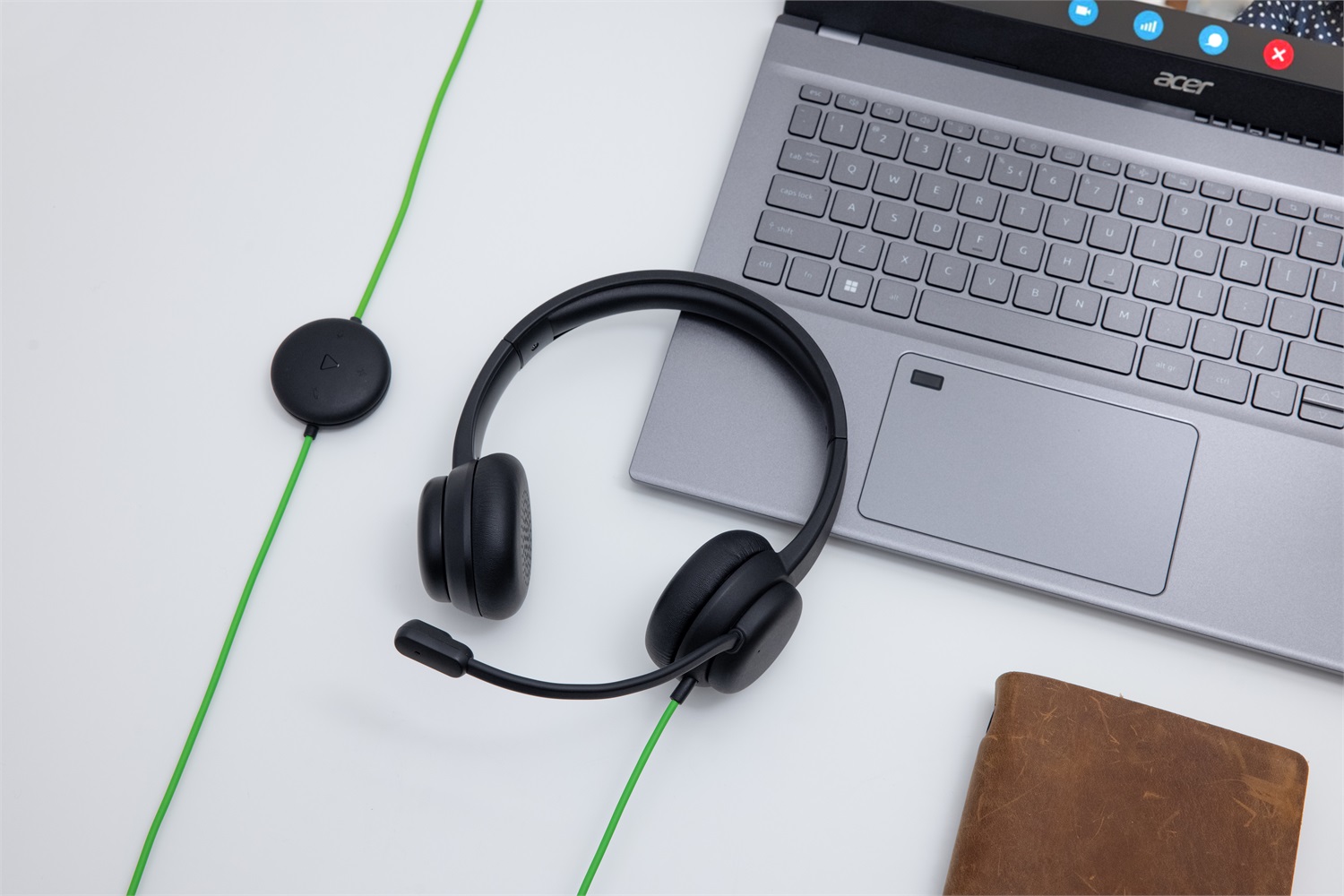 ACER Cuffie da Conferenza Over Ear con Microfono Omnidirezionale e Connessione USB