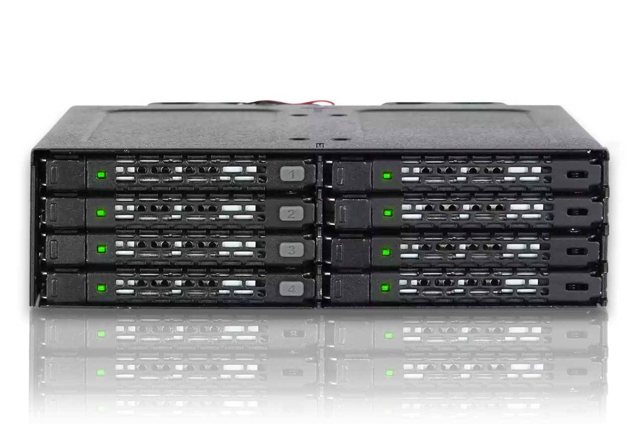 Icy Dock MB998IP-B Pannello Drive Bay Nero per 8 SSD & HDD SAS/SATA da 2.5