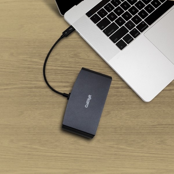 CalDigit Thunderbolt 3 Mini Dock Wired - Doppio HDMI 2.0, Portatile, Alimentato tramite Bus, 40 Gbps, Doppio 4K @ 60 Hz, USB 3.0 e 2.0, GbE LAN