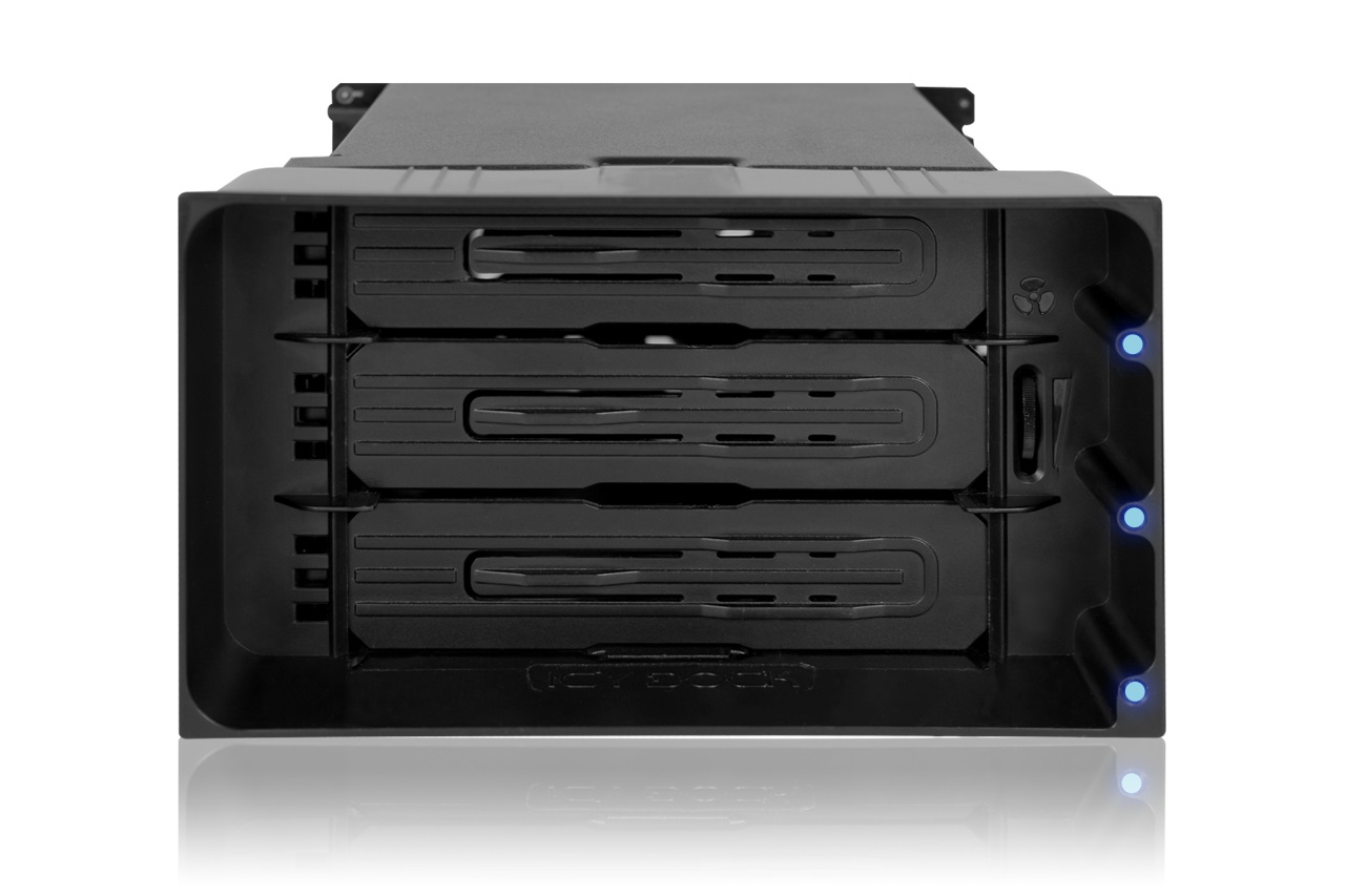 ICY DOCK flexiDOCK MB830SP-B - Alloggiamento per Disco Rigido SATA/SAS per 3 HDD da 3,5