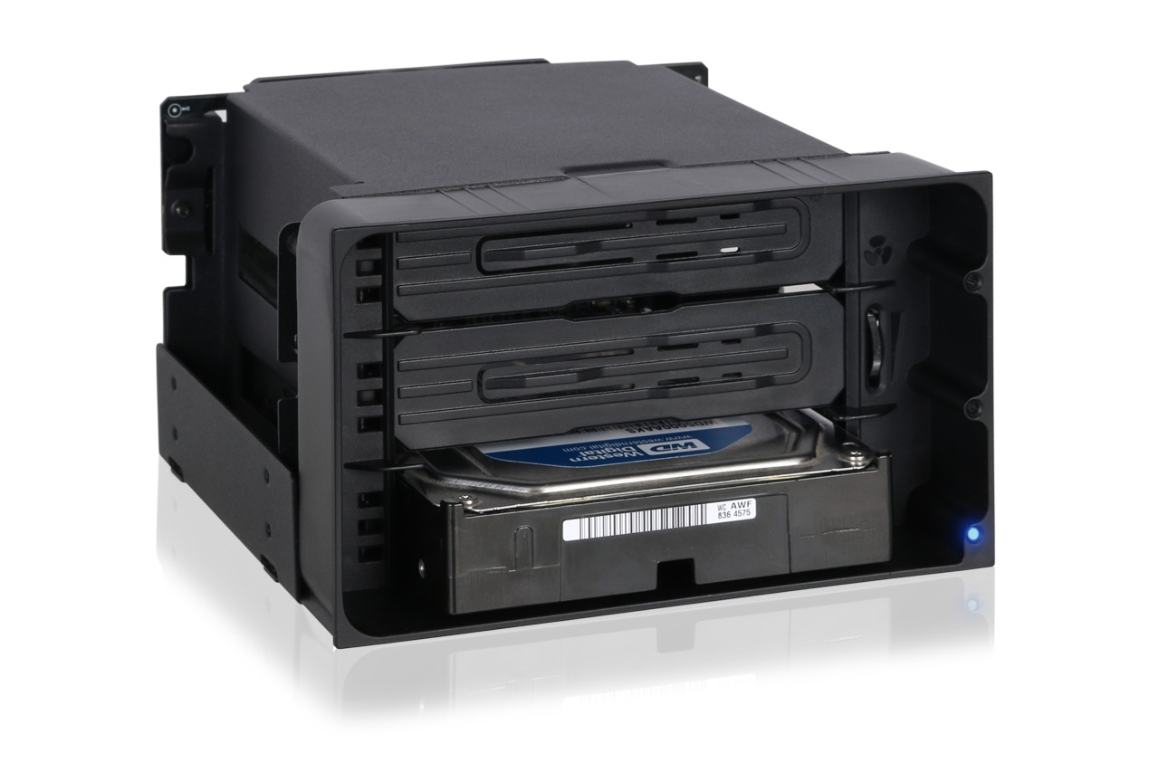 ICY DOCK flexiDOCK MB830SP-B - Alloggiamento per Disco Rigido SATA/SAS per 3 HDD da 3,5