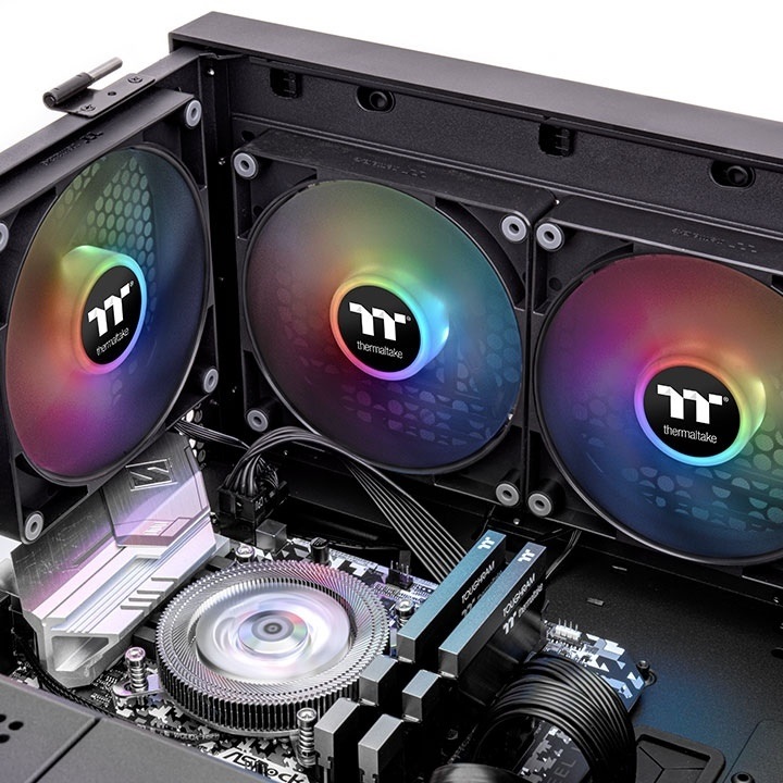 Thermaltake CT120 ARGB Sync Ventola di Raffreddamento 120mm PWM con 9 LED Indirizzabili - Nero e Bianco, 2 Pezzi