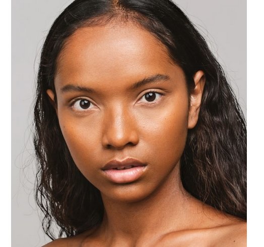 MÁDARA Skin Equal Soft Glow Foundation SPF15 #70 Caramel - 30 ml, Fondotinta minerale leggero con finish luminoso e copertura regolabile