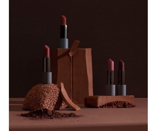 MÁDARA Organic Skincare VELVET WEAR Matte Cream Lipstick #31 Cool Nude - 3.8g, Texture Vellutata, Finitura Satinata, Vegan con Olio di Semi di Mirtillo e Burro di Karité