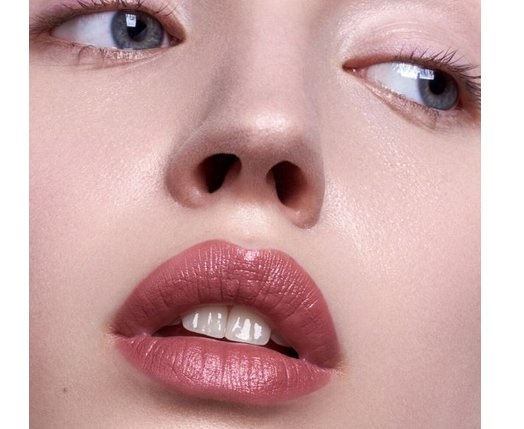 MÁDARA Organic Skincare VELVET WEAR Matte Cream Lipstick #31 Cool Nude - 3.8g, Texture Vellutata, Finitura Satinata, Vegan con Olio di Semi di Mirtillo e Burro di Karité