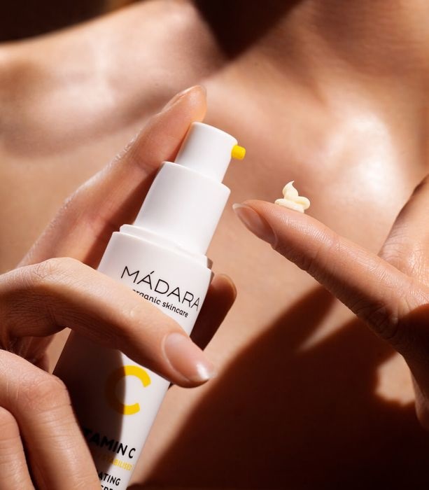 MÁDARA Vitamin C Illuminating Recovery Cream - Crema Viso Rigenerante e Illuminante 50 ml, Idratante e Antiossidante per Tutti i Tipi di Pelle