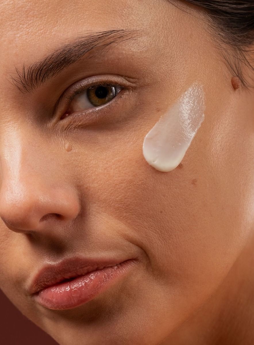 MÁDARA Night Source Sleeping Cream - Crema da notte rigenerante per Viso, Collo e Décolleté con Peptidi Naturali, Fitosteroli, Microalghe e Acido Ialuronico - 70 ml