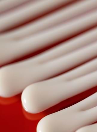 MÁDARA Night Source Sleeping Cream - Crema da notte rigenerante per Viso, Collo e Décolleté con Peptidi Naturali, Fitosteroli, Microalghe e Acido Ialuronico - 70 ml