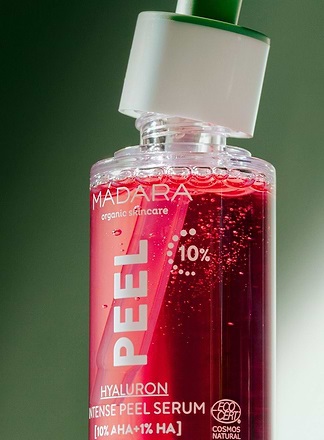 MÁDARA Hyaluron Intense Peel Serum Siero Esfoliante Notturno 30 ml - Con Acidi AHA e Acido Ialuronico per Pelle Liscia e Luminosa