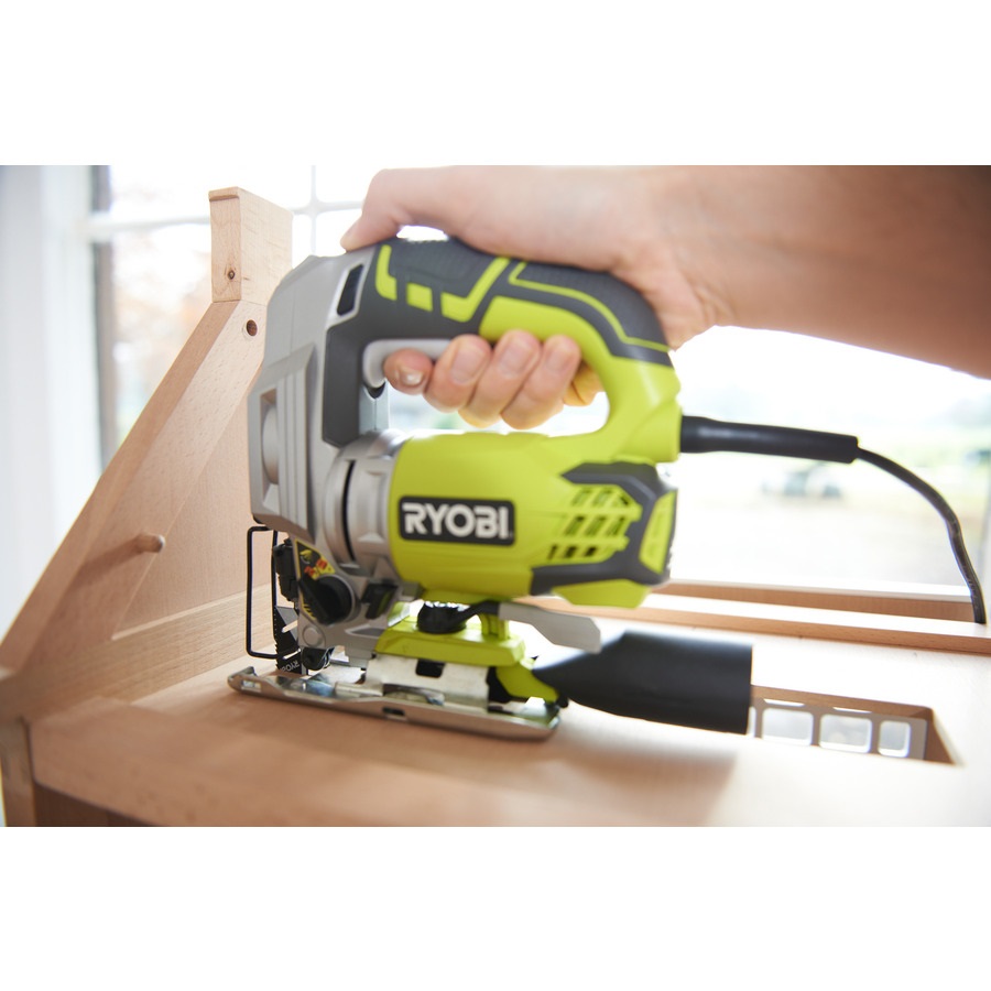 Ryobi RJS1050-K Seghetto Alternativo Elettrico 680 W con 4 Funzioni, Guida di Taglio Retrattile, Variatore di Velocità e Luce LED