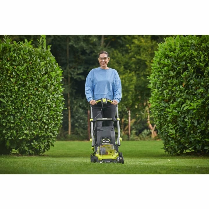 Ryobi RY18LMX40C-150 Tagliaerba a Batteria Brushless 18V, Larghezza di Taglio 40 cm, Batteria 5.0 Ah Inclusa, Compatibile con ONE , Superficie Max 400 m²