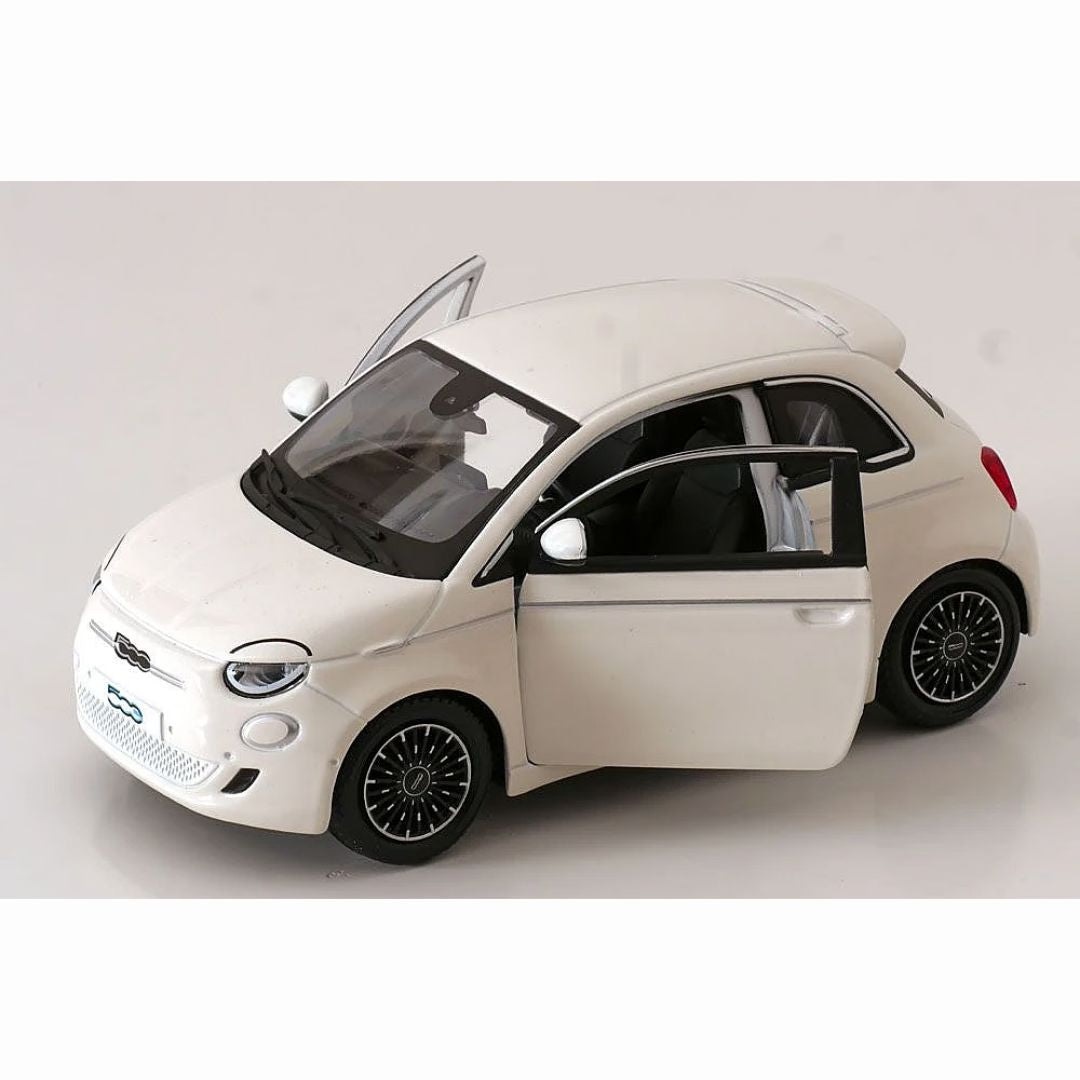 Bburago Fiat 500e (2023) Modellino Diecast 1:24 con Portiere Apribili - Colore Bianco/Celeste/Grigio