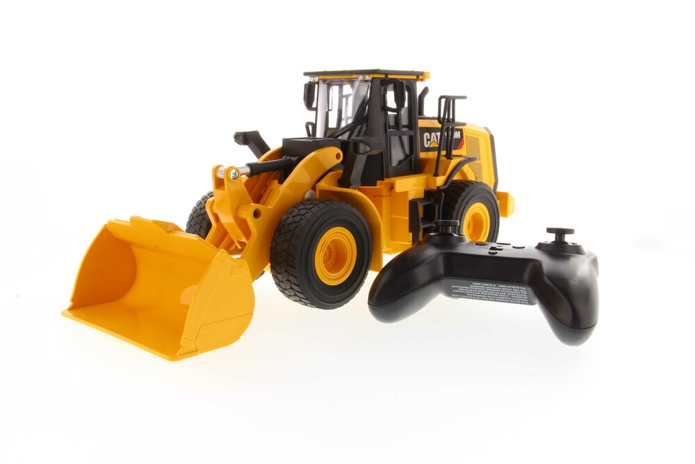 Carrera CAT 950M Wheel Loader Modellino Radiocomandato 1:24 con Caricatore Frontale e Licenza Ufficiale CAT