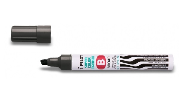 Pilot Marcatore Permanente SCA Broad Punta a Scalpello 2-4,5 mm Nero - Fusto in Metallo, Inchiostro a Base d'Alcool