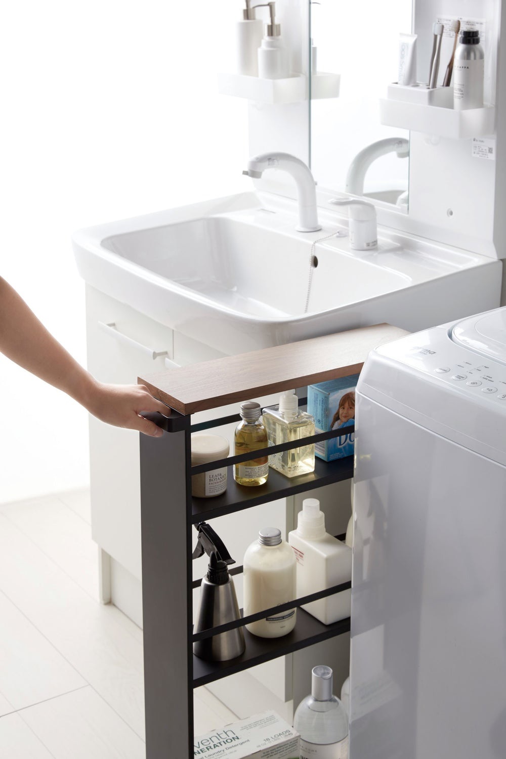 Yamazaki Tower Carrello Portaoggetti da Bagno e Cucina in Acciaio e Legno, Nero, 47,5 x 80,5 x 13 cm
