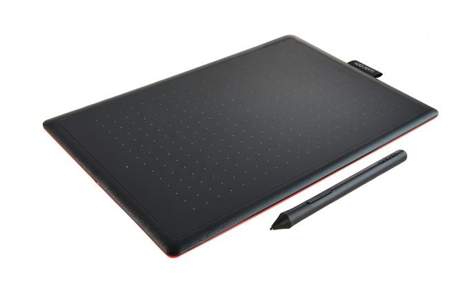 Wacom One by Wacom Medium Tavoletta Grafica Con Penna, Nero/Rosso, 20.6 x 28.9 x 3.5 cm, 2540 lpi, Cablato