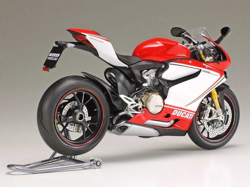 Tamiya Ducati 1199 Panigale S Modellino di Moto Kit di Montaggio 1:12 Tricolore - Dimensioni: 173x67x93 mm
