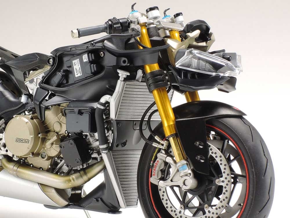 Tamiya Ducati 1199 Panigale S Modellino di Moto Kit di Montaggio 1:12 Tricolore - Dimensioni: 173x67x93 mm