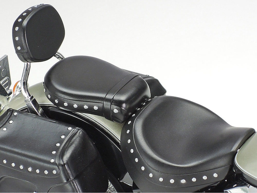 Tamiya Yamaha XV1600 Roadstar Custom Modellino di Moto Kit di Montaggio 1:12 - Riproduzione Fedele in Plastica per Bricolage e Hobby