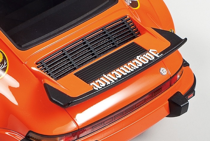 Tamiya Porsche Turbo RSR 934 Jagermeister Modellino in Scala 1:24 - Edizione Limitata