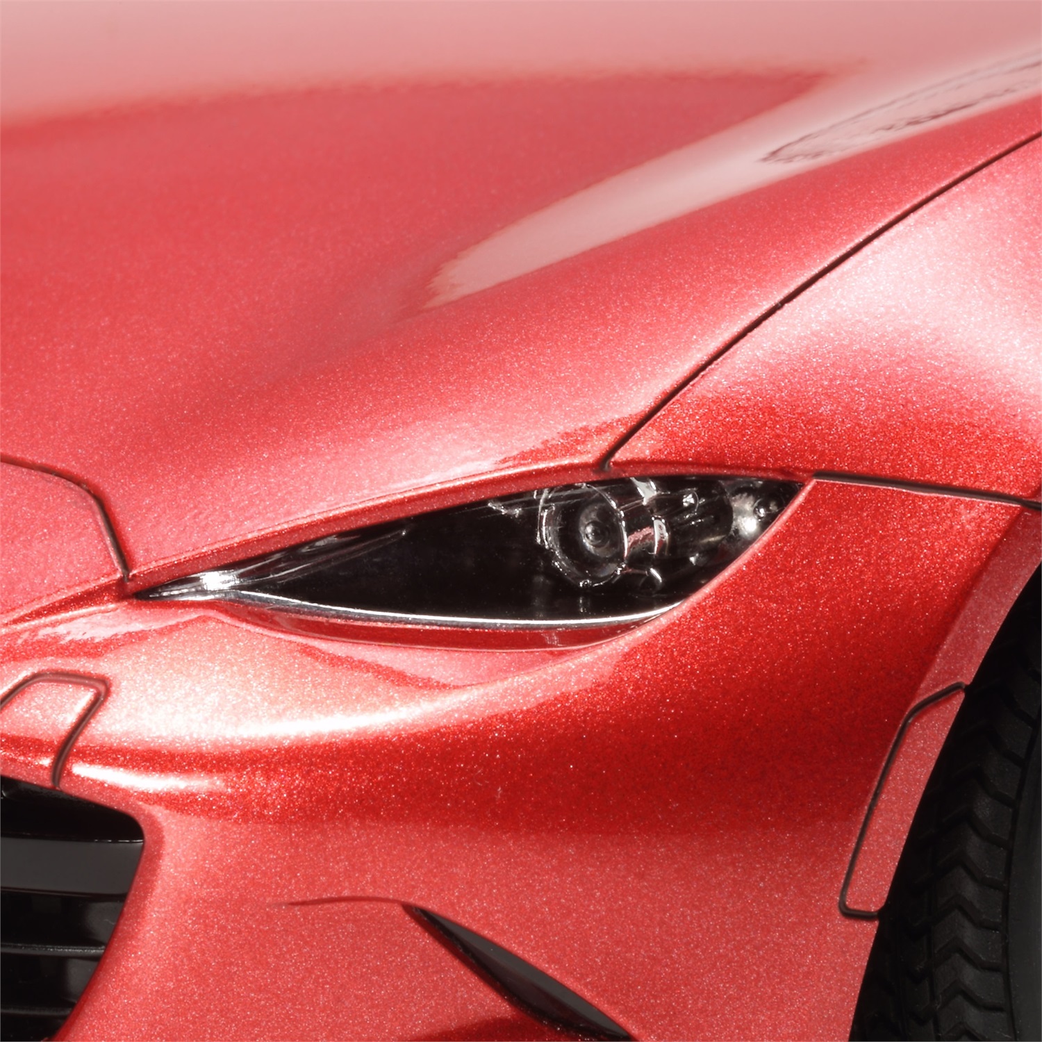 Tamiya Mazda MX-5 Modellino di macchina Kit di montaggio 1:24 - Riproduzione fedele, Non verniciato, Colore Rosso