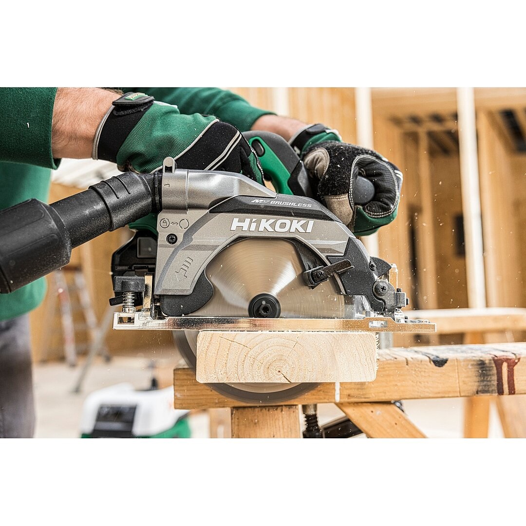 HIKOKI C3606DB Sega Circolare Portatile 36V Brushless Ø 165mm - Profondità di Taglio 66mm, Angolo -5° a 45°, Accessori Inclusi (Senza Batteria e Caricabatterie)
