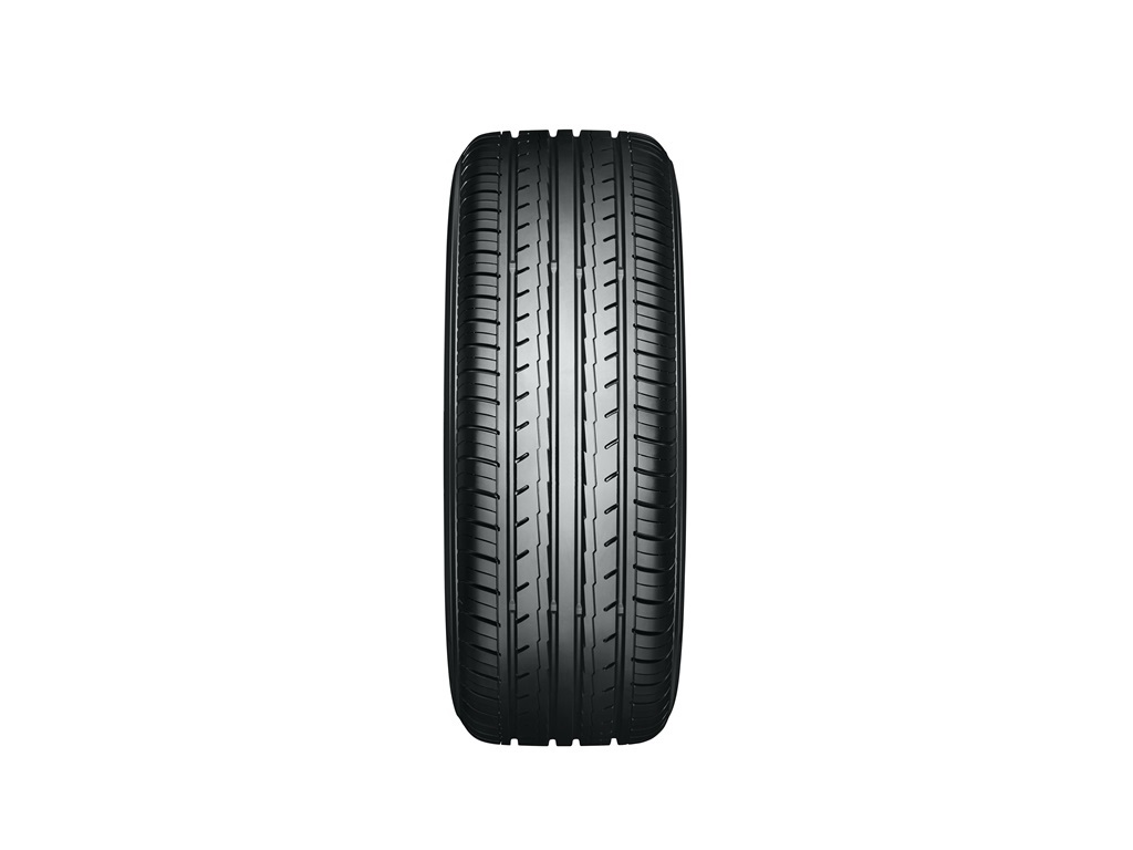 Yokohama BluEarth-Es ES32 205/60 R16 92H Pneumatico Estivo - Efficienza C, Aderenza B, Rumore 68 db