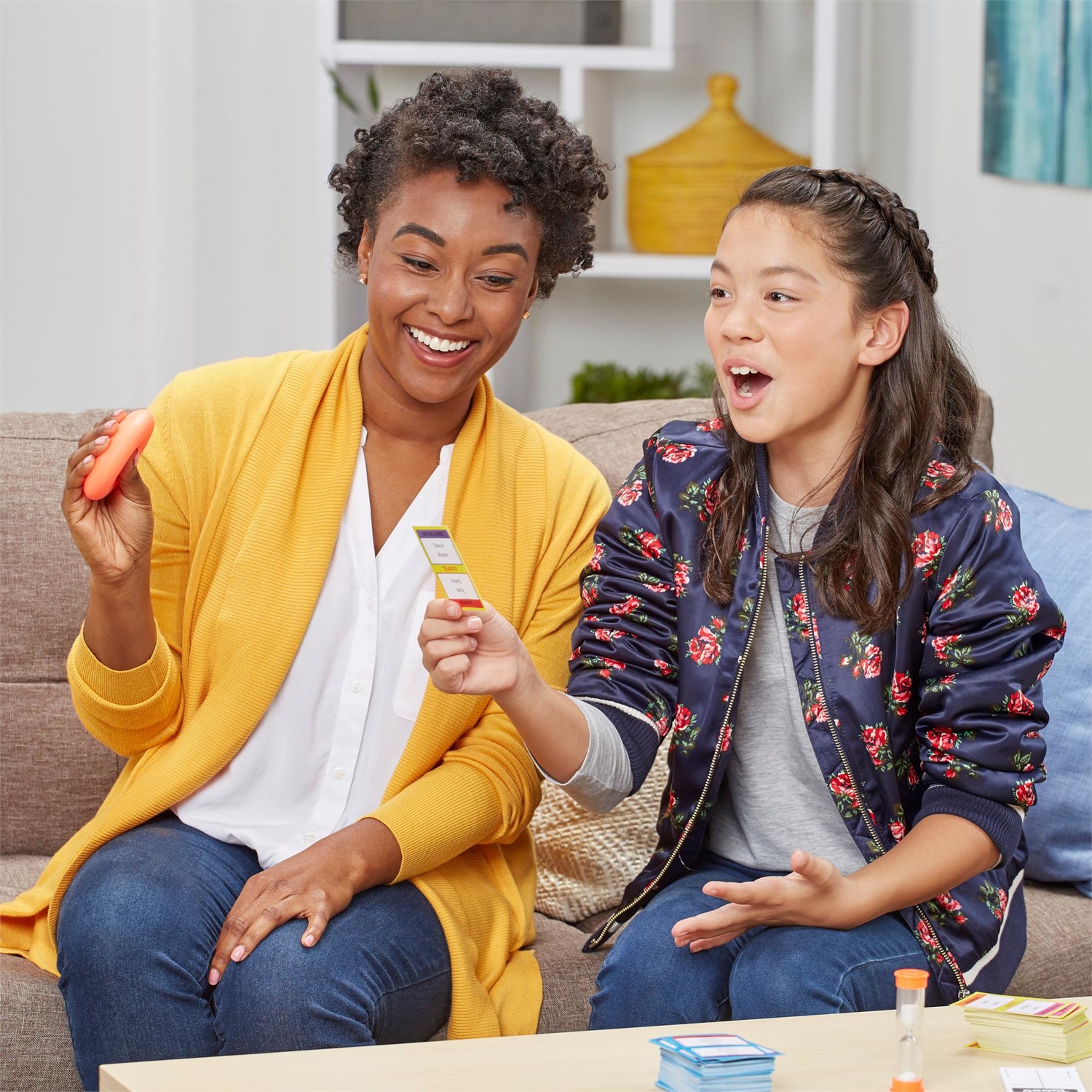 Hasbro Tabù Family Edition - Gioco da Tavolo per Bambini e Adulti, Lingue: Francese e Tedesco, Età: 8