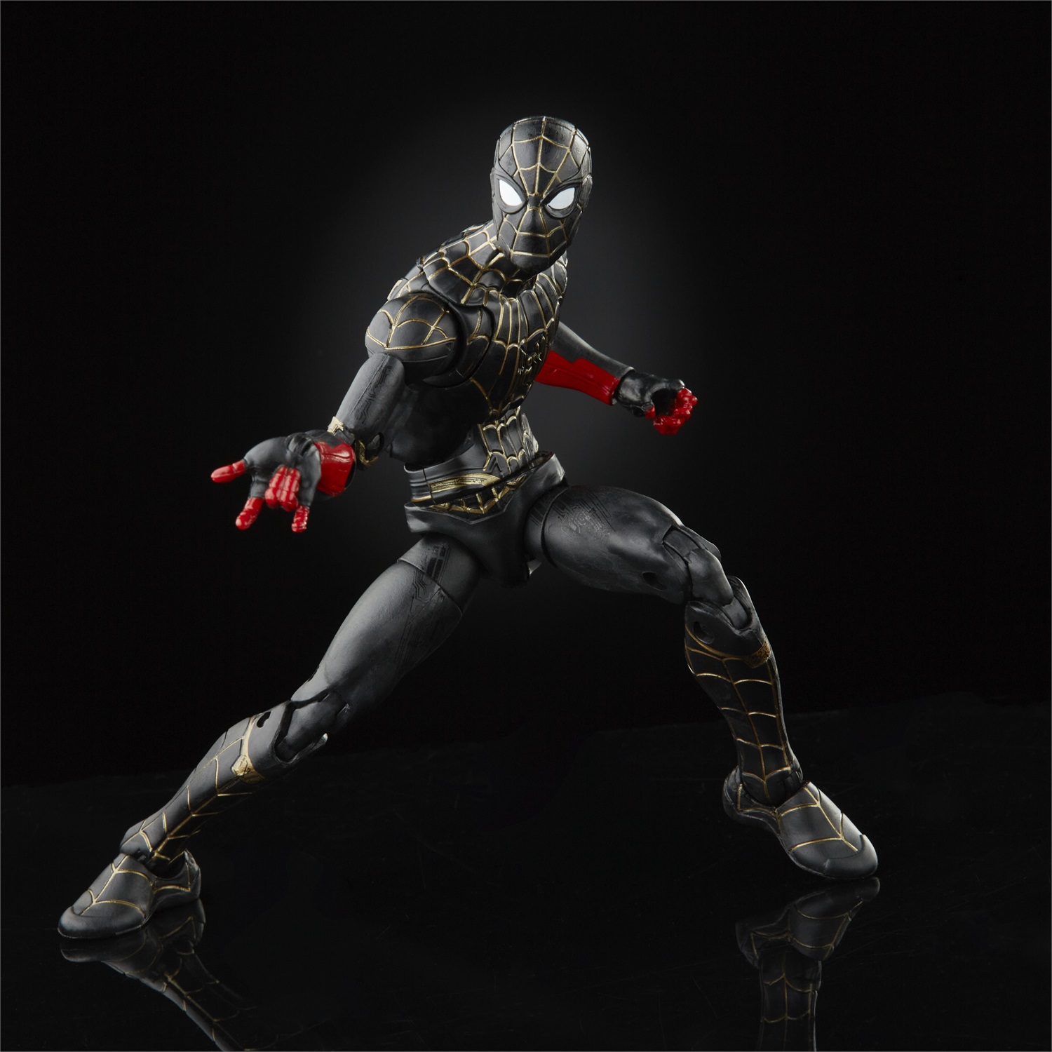 Hasbro Marvel Legends - Spider-Man con Tuta Nero e Oro, Action Figure da Collezione 15 cm con 2 Accessori e Elemento Build-A-Figure
