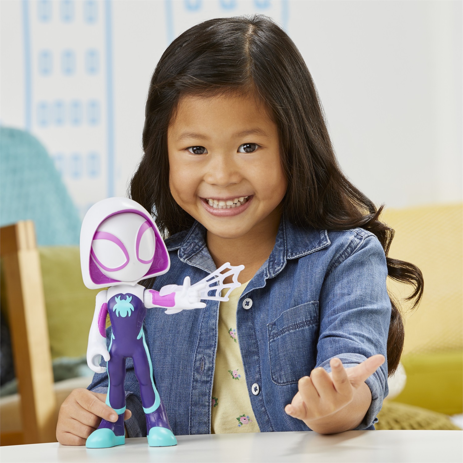 Hasbro Marvel Spidey e I Suoi Fantastici Amici - Supersized Ghost-Spider, Action Figure da 22,5 cm con Punti di Snodo e Accessorio Ragnatela, Giocattolo per Bambini dai 3 Anni in Su