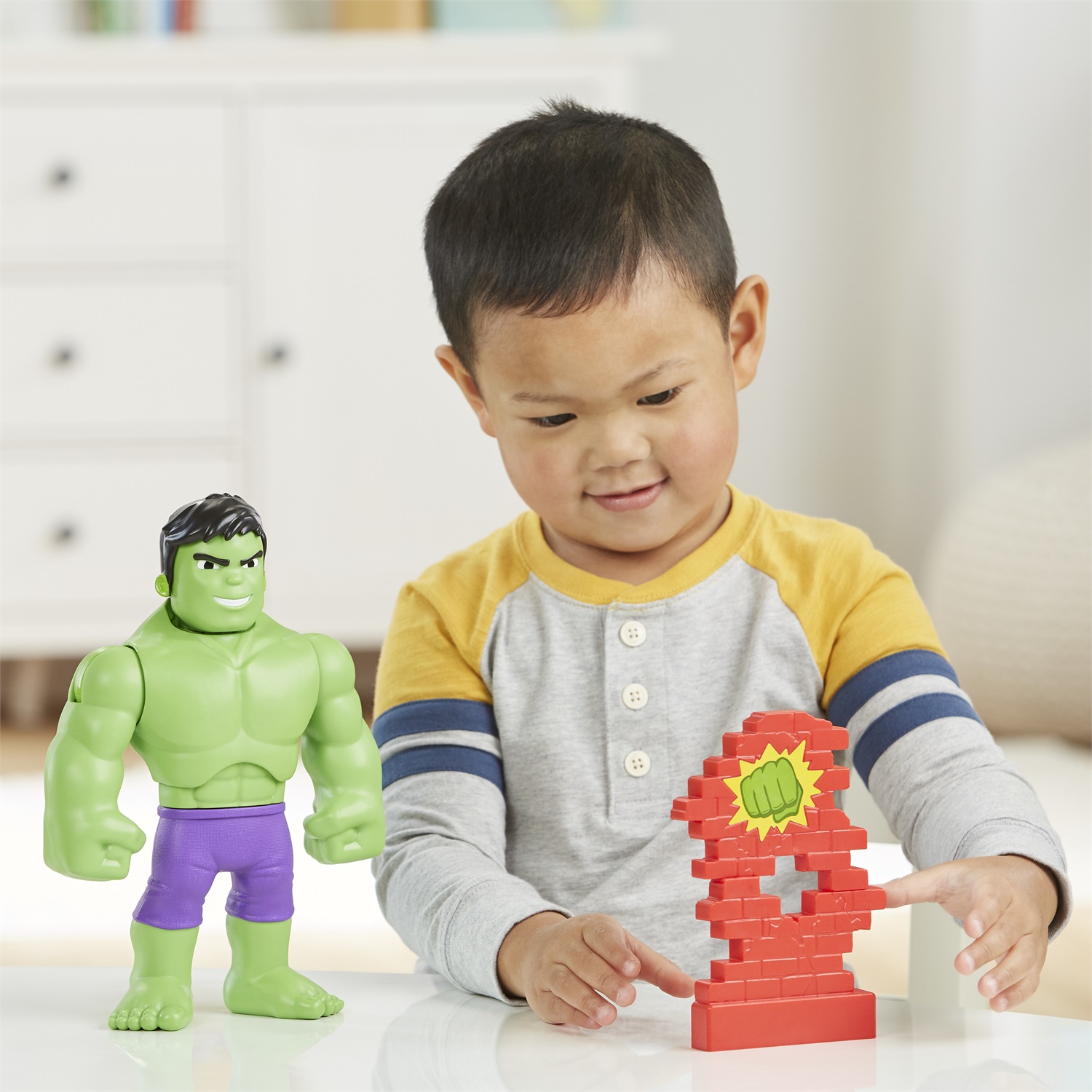 Hasbro Power Smash Hulk - Action Figure 25 cm che Cambia Espressione, dai 3 Anni in Su, Multicolore