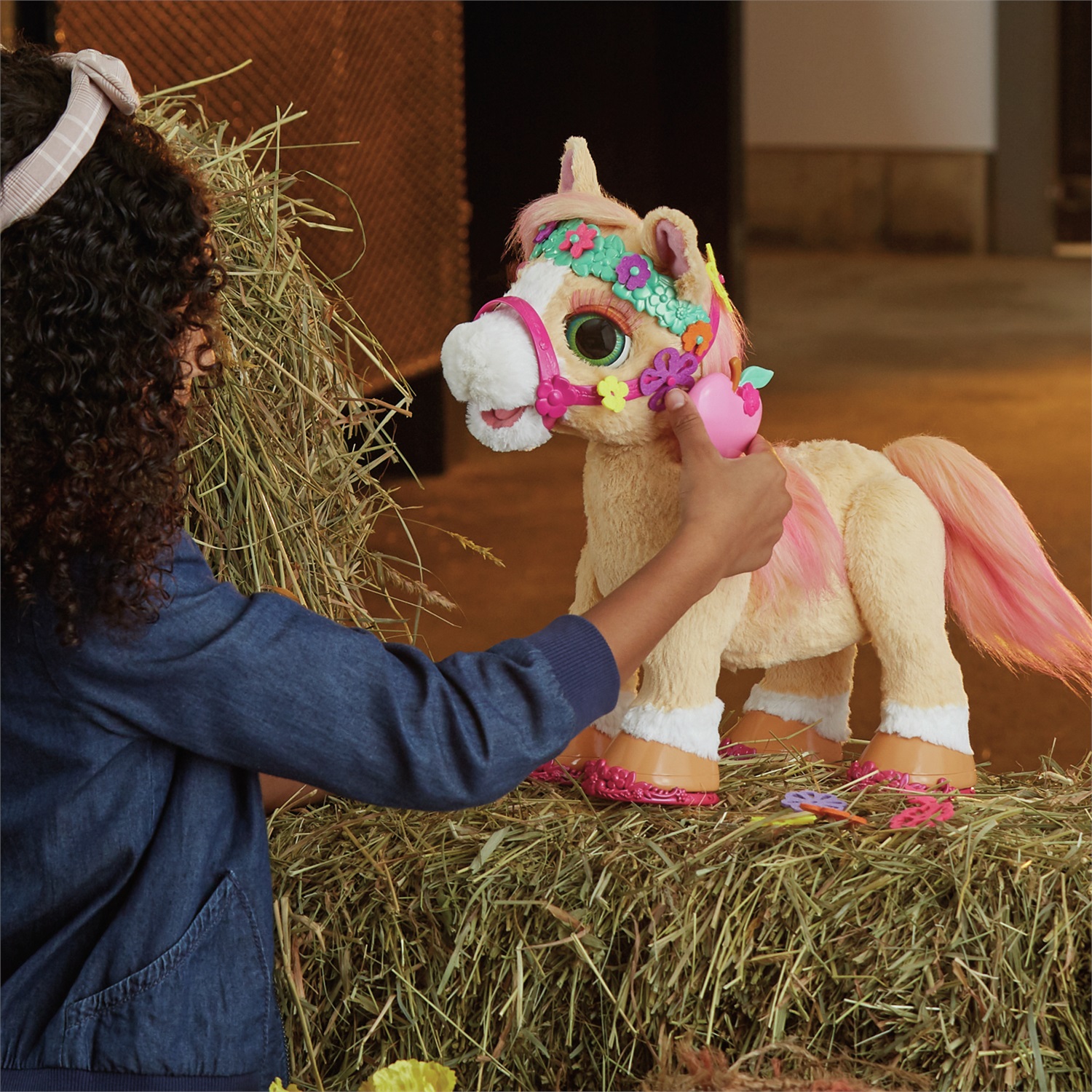 FurReal Cinnamon, Il Mio Pony Stiloso - Peluche Interattivo da 35 cm con Oltre 80 Suoni e Reazioni e 26 Accessori per Acconciature, per Bambini dai 4 Anni in Su