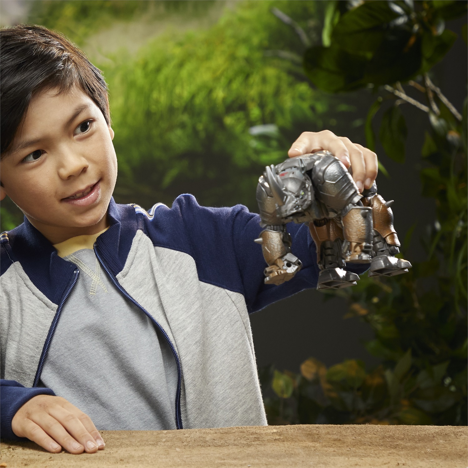 Hasbro Transformers F46435X0 Action Figure Convertibile Smash Changer di Rhinox 22,5 cm per Bambini dai 6 Anni