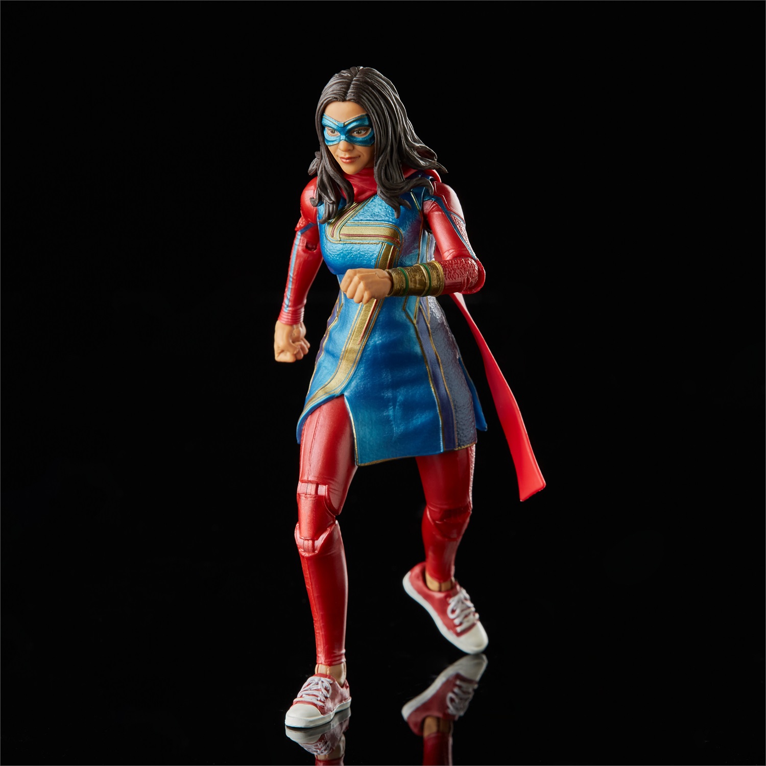 Hasbro Marvel Legends Series Ms. Marvel Disney Plus - Action Figure Collezionabile da 15 cm con 2 Accessori e Parte Build-a-Figure