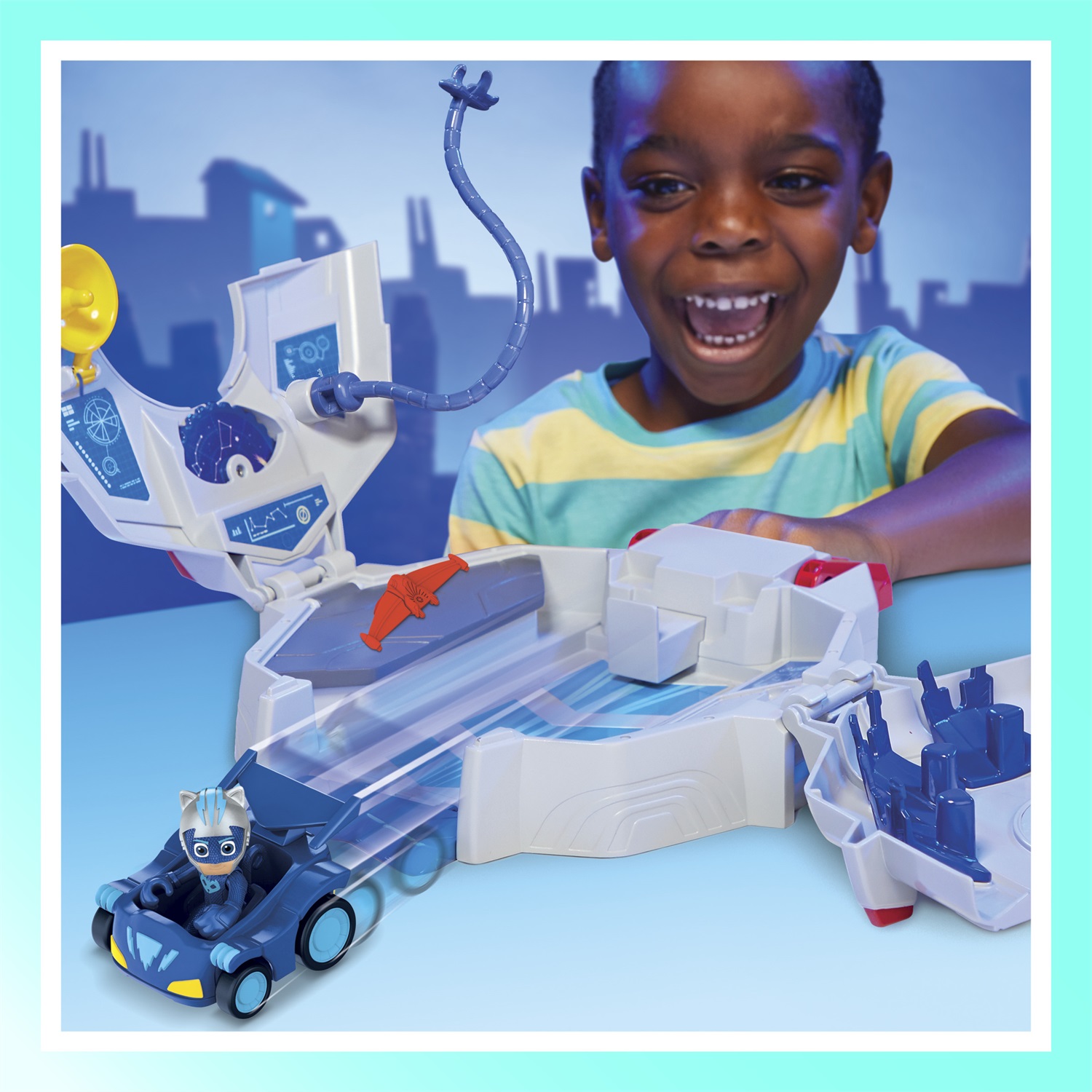 PJ Masks Super Pigiamini - Playset PJ Power Q con Auto e Action Figure, Quartier Generale dei Superpigiamini per Bambini e Bambine dai 3 anni in su