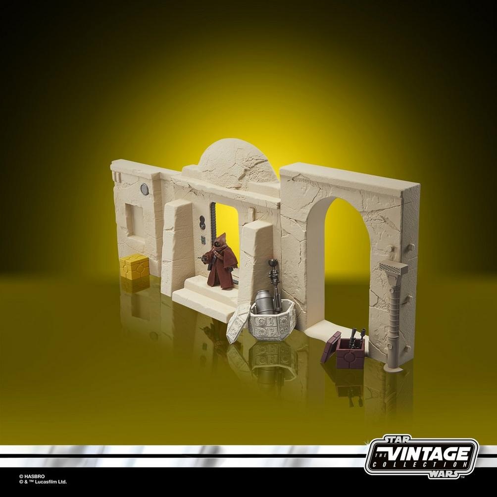 Hasbro Star Wars The Vintage Collection Streets of Mos Eisley Playset con Action Figure da 9,5 cm - Ispirato a Star Wars: Una Nuova Speranza