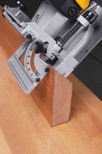 DeWALT DW682K-QS Fresatrice per Giunzioni 600W con Regolazione Profondità, Supporti Antiscivolo e Valigetta