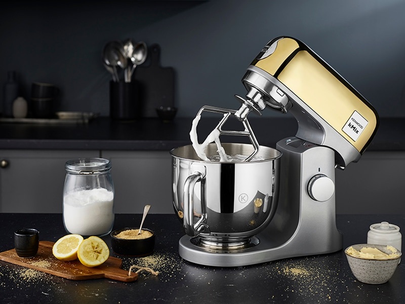 Kenwood KMX760 - Impastatrice Planetraria 5L in Acciaio Inossidabile, 1000W, Scocca in Metallo, con Set Pasticceria e Paraschizzi