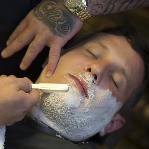 Dear Barber Shaping Cream Crema Modellante per Capelli Uomo 100 ml - Look Naturale, Fissaggio Medio, Lucentezza Media