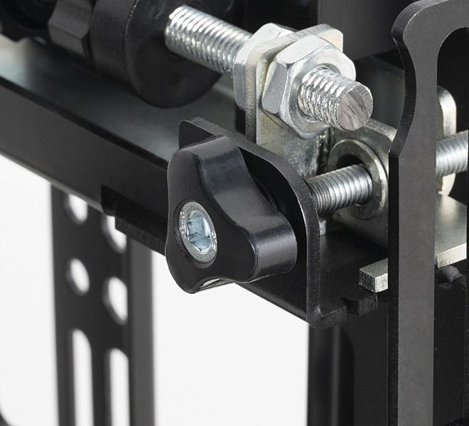 B-Tech BT8309 Supporto da Parete per Video a Schermo Piatto con Micro-Adjustment per TV fino a 106,7 cm (42