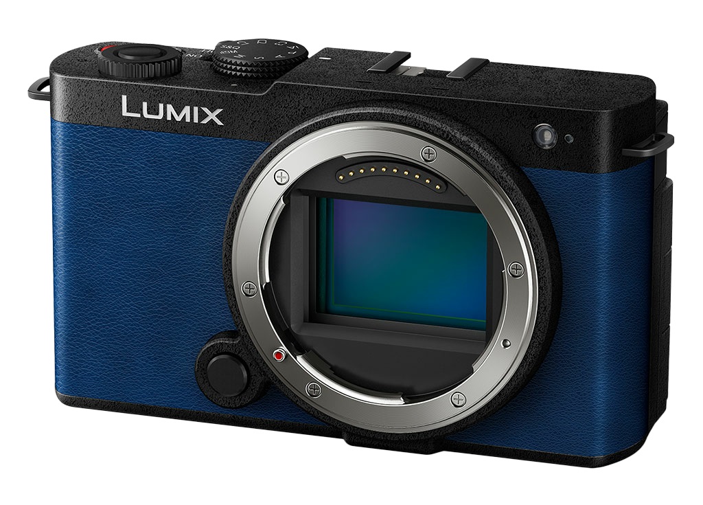 Panasonic Lumix S9 Body Night Blue - Fotocamera Mirrorless Full Frame 24,2 MP, Video 6K/4K, Stabilizzazione Immagine, WiFi 5Ghz
