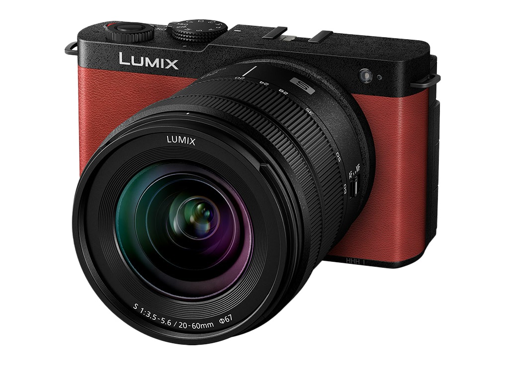 Panasonic Lumix S9 Fotocamera Mirrorless Full Frame 24,2 MP con Obiettivo 20-60mm f/3.5-5.6 - Crimson Red
