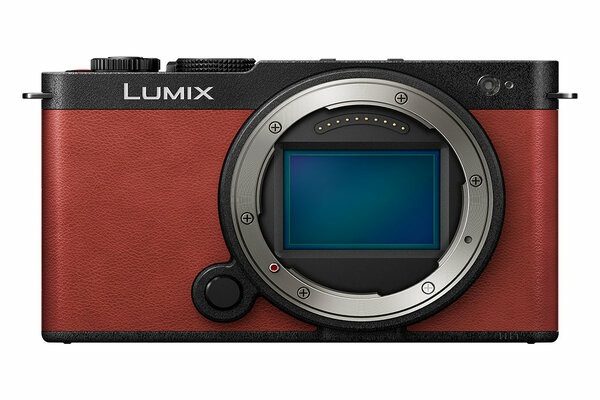Panasonic Lumix S9 Fotocamera Mirrorless Full Frame 24,2 MP con Obiettivo 20-60mm f/3.5-5.6 - Crimson Red