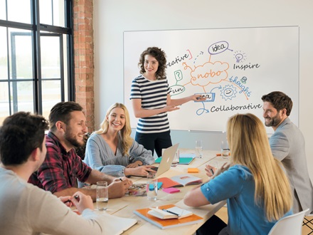 Nobo Lavagna Bianca Magnetica Impression Pro Widescreen 890 x 500 mm con Cornice Sottile e Vaschetta Porta Accessori