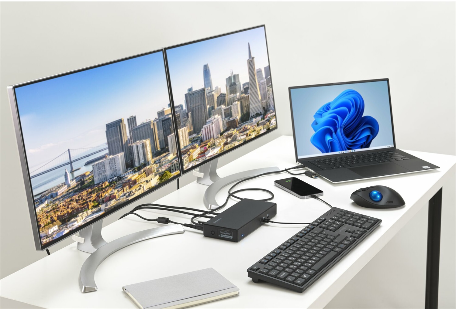 Kensington Docking Station Doppia 4K USB-C e USB-A SD4781P EQ - Alimentazione fino a 100 W, Realizzata con Materiale Riciclato, Compatibile con Windows, macOS e Chrome OS