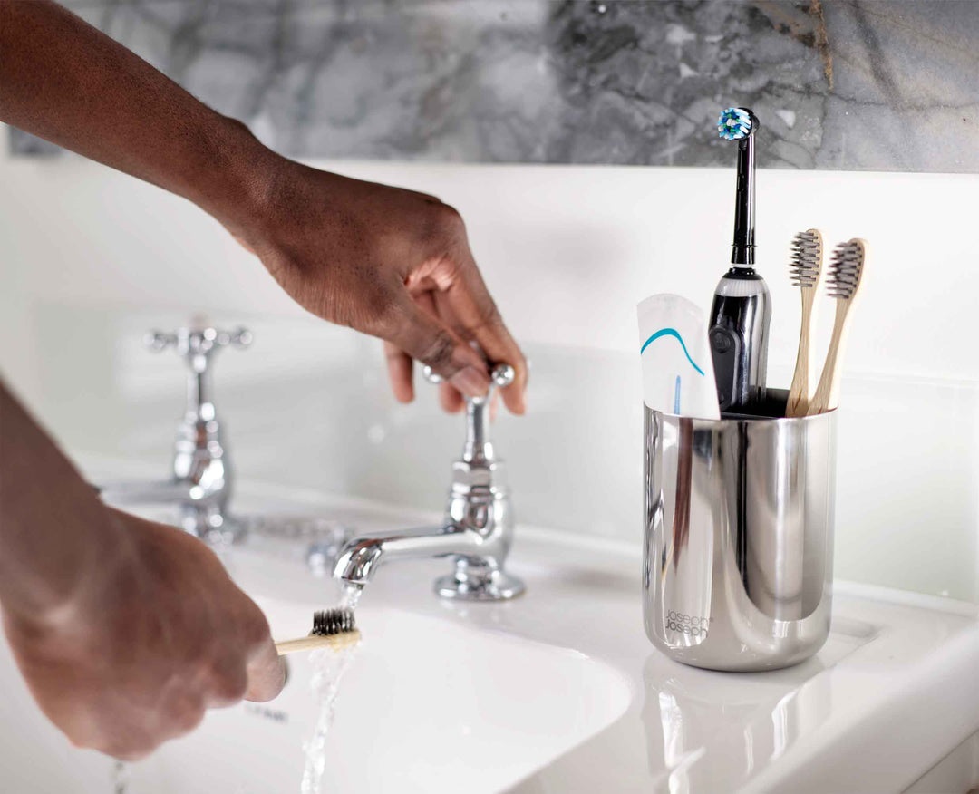 Joseph Joseph EasyStore Porta Spazzolino e Dentifricio in Acciaio Inox - 3 Scomparti, Compatibile con Spazzolini Elettrici e Tradizionali, Contenitore Smontabile