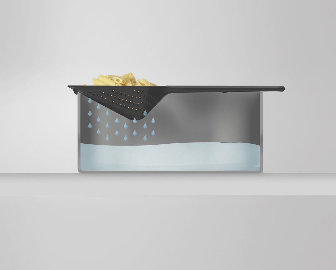 Joseph Joseph Scoop Plus Cucchiaio Scolapasta Nero - Resistente al Calore fino a 200°C, Lavabile in Lavastoviglie, Grande