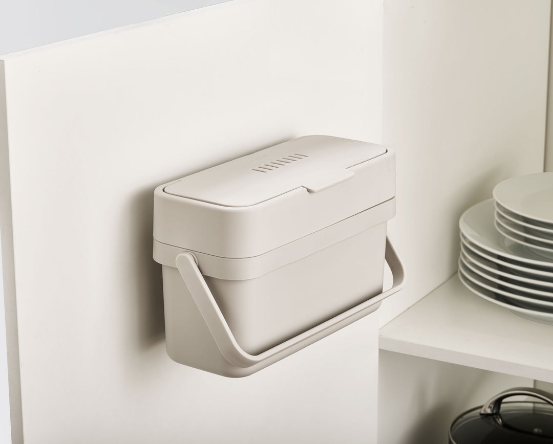 Joseph Joseph Compo 4 Contenitore Compost per Rifiuti Alimentari, 4 Lt, Design Sottile con Apertura Ampia e Ventilazione Regolabile