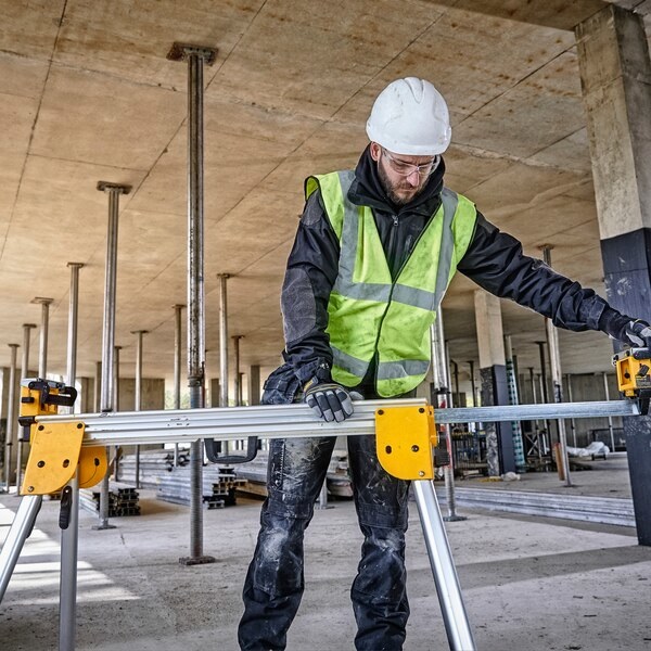 DeWALT DE7033-XJ Banchetto per Sega - Supporto Compatto in Alluminio, Capacità Massima 227 kg, Lunghezza Espandibile fino a 2,5 m